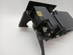 ASTON MARTIN Aston Martin Vanquish S 04-07 V12 Fuse Box 3R12-370533-AB Fuse Box — thumbnail 4