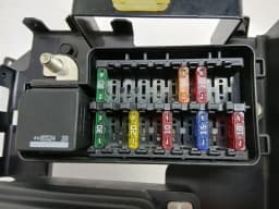 ASTON MARTIN Aston Martin Vanquish S 04-07 V12 Fuse Box 3R12-370533-AB Fuse Box — thumbnail 7