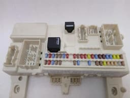 ASTON MARTIN Aston Martin DB9 Volante Fuse Box 31268178 Fuse Box — thumbnail 10