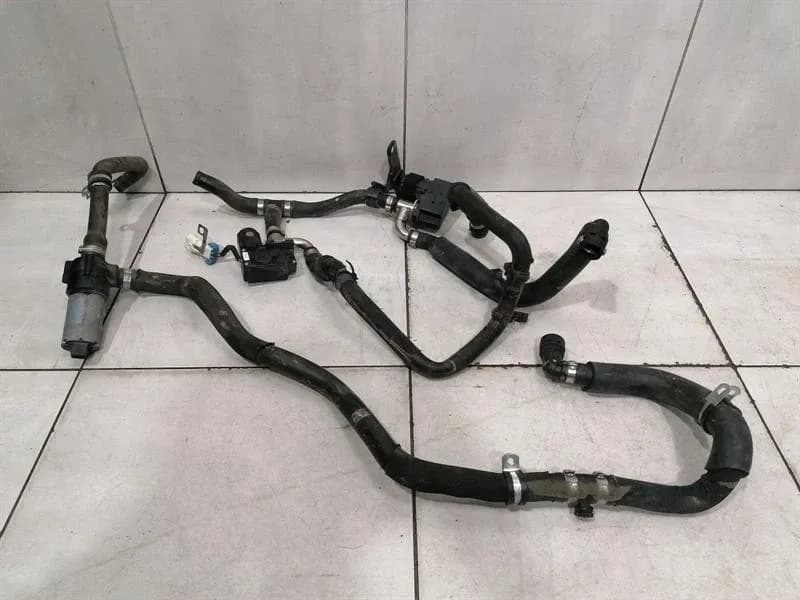 Ferrari 458 F142 Spider Heater Valve Circulation Pump 67444900 Heater Valve