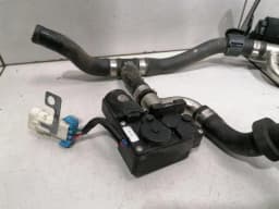 FERRARI Ferrari 458 F142 Spider Heater Valve Circulation Pump 67444900 Heater Valve — thumbnail 2