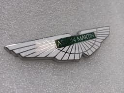 ASTON MARTIN ASTON MARTIN VANQUISH S 04-07 V12 LOGO FRONT CREST FRONT — thumbnail 9