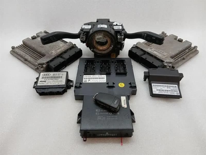 AUDI AUDI R8 TYPE 42 5.2 V10 COUPE Engine ECU 424910552F SET Engine ECU CTY SET