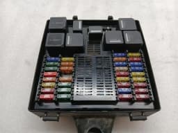 ASTON MARTIN Aston Martin Vanquish AM310 Fuse Box BG33-14A173-AB Fuse Box — thumbnail 1