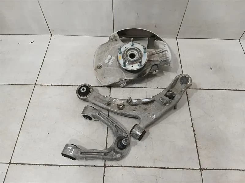 ASTON MARTIN Aston Martin Vanquish AM310 Left Front Hub AY93-3K185-AB Front Wheel Bearing Housing