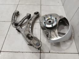 ASTON MARTIN Aston Martin Vanquish AM310 Left Front Hub AY93-3K185-AB Front Wheel Bearing Housing — thumbnail 2