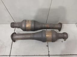 ASTON MARTIN Aston Martin DB9 Volante Catalytic Converter 8G43-5E211-AD Catalytic Converter — thumbnail 2