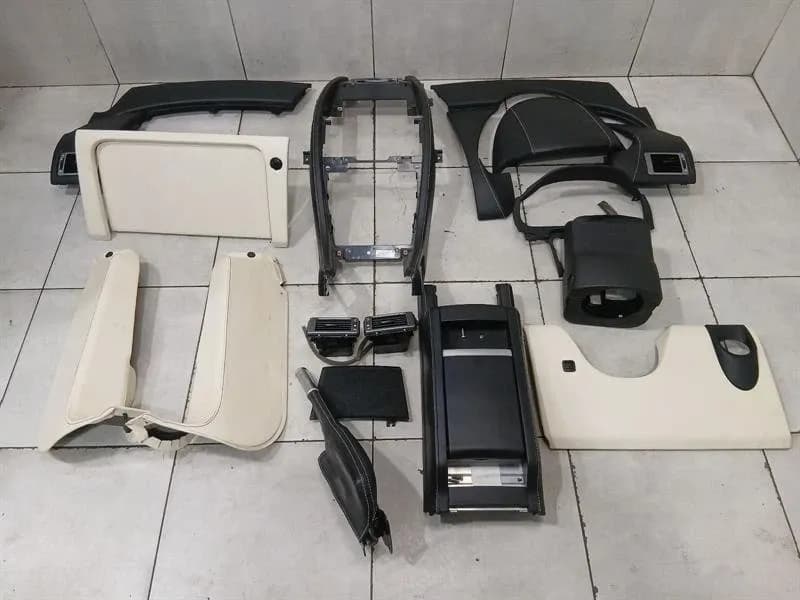 ASTON MARTIN ASTON MARTIN DB9 VOLANTE DASHBOARD SET 4G43-10862-AL RHD RIGHT HAND DRIVE
