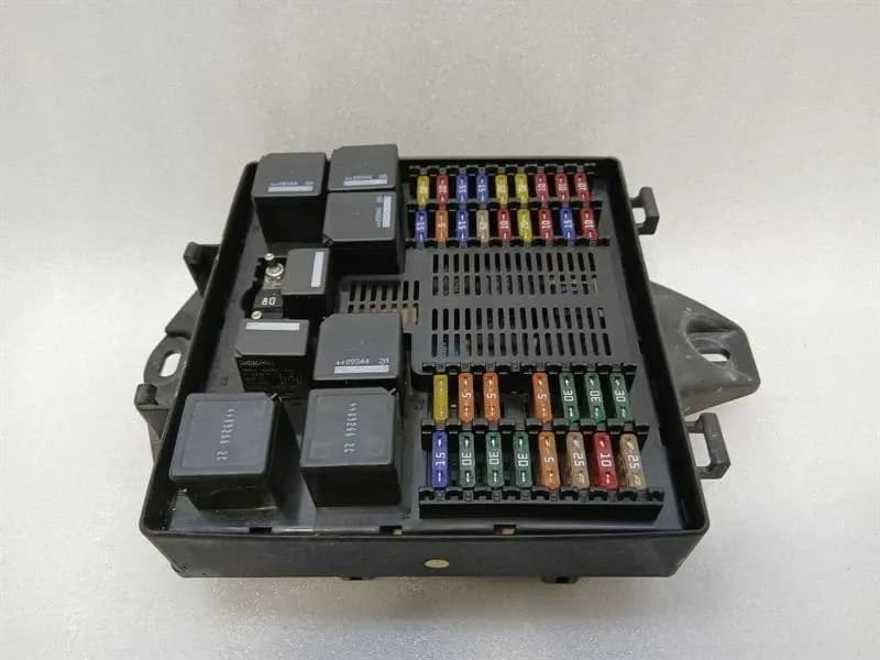 Aston Martin DB9 Volante Front Fuse Box 8D33-14A173-AB Front Fuse Box