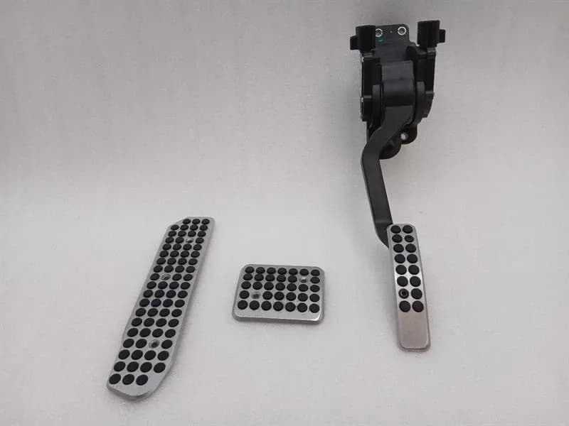 Aston Martin DB9 Volante Throttle Pedal (Electrical) 8D33-9F836-AB Throttle Pedal