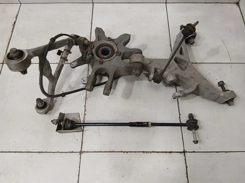 ASTON MARTIN Aston Martin Vanquish S 04-07 V12 Rear Hub 5R13-5A971-AA Rear Wheel Bearing Housing