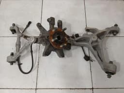 ASTON MARTIN Aston Martin Vanquish S 04-07 V12 Rear Hub 5R13-5A971-AA Rear Wheel Bearing Housing — thumbnail 2