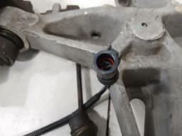 ASTON MARTIN Aston Martin Vanquish S 04-07 V12 Rear Hub 5R13-5A971-AA Rear Wheel Bearing Housing — thumbnail 4