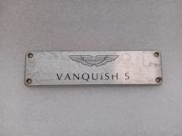 ASTON MARTIN ASTON MARTIN VANQUISH S 04-07 V12 VANQUISH S LOGO DOOR POST PLATE — thumbnail 1