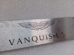 ASTON MARTIN ASTON MARTIN VANQUISH S 04-07 V12 VANQUISH S LOGO DOOR POST PLATE — thumbnail 5