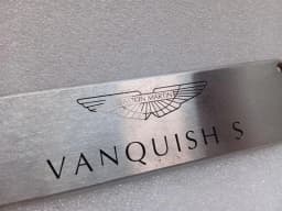 ASTON MARTIN ASTON MARTIN VANQUISH S 04-07 V12 COVER VANQUISH S DOOR POST LOGO PLATE — thumbnail 3