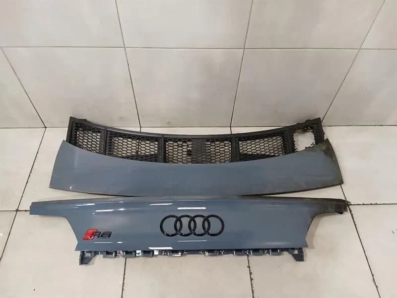 AUDI Audi R8 4S Performance Cover 4S8807649F Damaged Trim