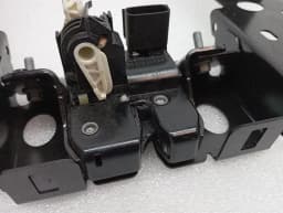 ASTON MARTIN Aston Martin Vantage AM6 2018-2025 Boot Lock KY63-F442A66-AB Tailgate Lock — thumbnail 9