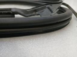 ASTON MARTIN Aston Martin DB9 Volante Door Seal 4G43-L25324-AA RH Door Seals RIGHT — thumbnail 4