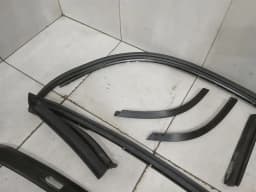 ASTON MARTIN Aston Martin Vanquish AM310 Door Seal SOFTTOP SEALS Door Seals — thumbnail 3