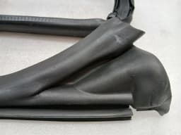 FERRARI FERRARI CALIFORNIA T F149 14-17 DOOR SEAL 69758000 WINDSCREEN SEALS — thumbnail 4