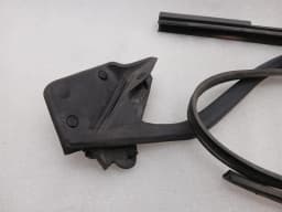 ASTON MARTIN Aston Martin Vanquish AM310 door seal RH REAR door seals rear right — thumbnail 2