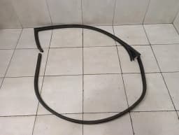 MASERATI Maserati Granturismo M145 Door Seal Set 80089100 RH Door Seals 80090000 — thumbnail 6