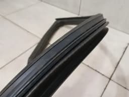 MASERATI Maserati Granturismo M145 Door Seal Set 80089100 RH Door Seals 80090000 — thumbnail 4