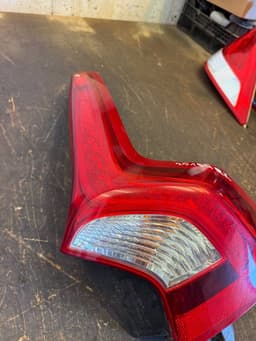 VOLVO 31395929 Tail light, right VOLVO S60 II / V60 I (2010-2018) — thumbnail 4