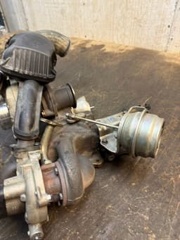 VOLVO 36002664 31293086 36002757 36002640 36012552 36010146 36010145 Turbocharger VOLVO S60 II / V60 I (2010-2018) — thumbnail 3