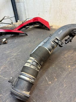 VOLVO 31370891 Turbocharger air inlet Pipe VOLVO S60 II / V60 I (2010-2018) — thumbnail 2