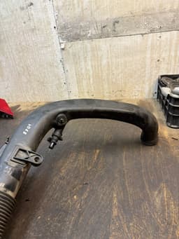 VOLVO 31370891 Turbocharger air inlet Pipe VOLVO S60 II / V60 I (2010-2018) — thumbnail 3