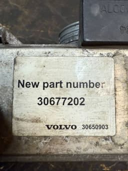 VOLVO 8644345 30677202 Throttle body VOLVO V70 II / XC70 I (P80) (2000-2007) — thumbnail 8