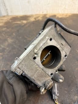VOLVO 8644345 30677202 Throttle body VOLVO V70 II / XC70 I (P80) (2000-2007) — thumbnail 5