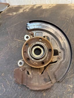 VOLVO 8250535 Wheel bearing housing front left VOLVO S60 II / V60 I (2010-2018) — thumbnail 6