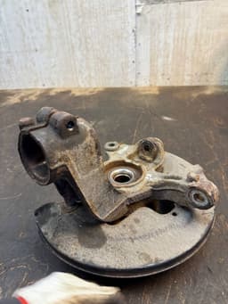VOLVO 8250535 Wheel bearing housing front left VOLVO S60 II / V60 I (2010-2018) — thumbnail 4