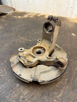 VOLVO 8250536 Wheel bearing housing front right VOLVO S60 II / V60 I (2010-2018) — thumbnail 2