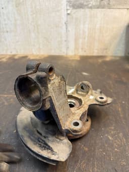 VOLVO 8250536 Wheel bearing housing front right VOLVO S60 II / V60 I (2010-2018) — thumbnail 4