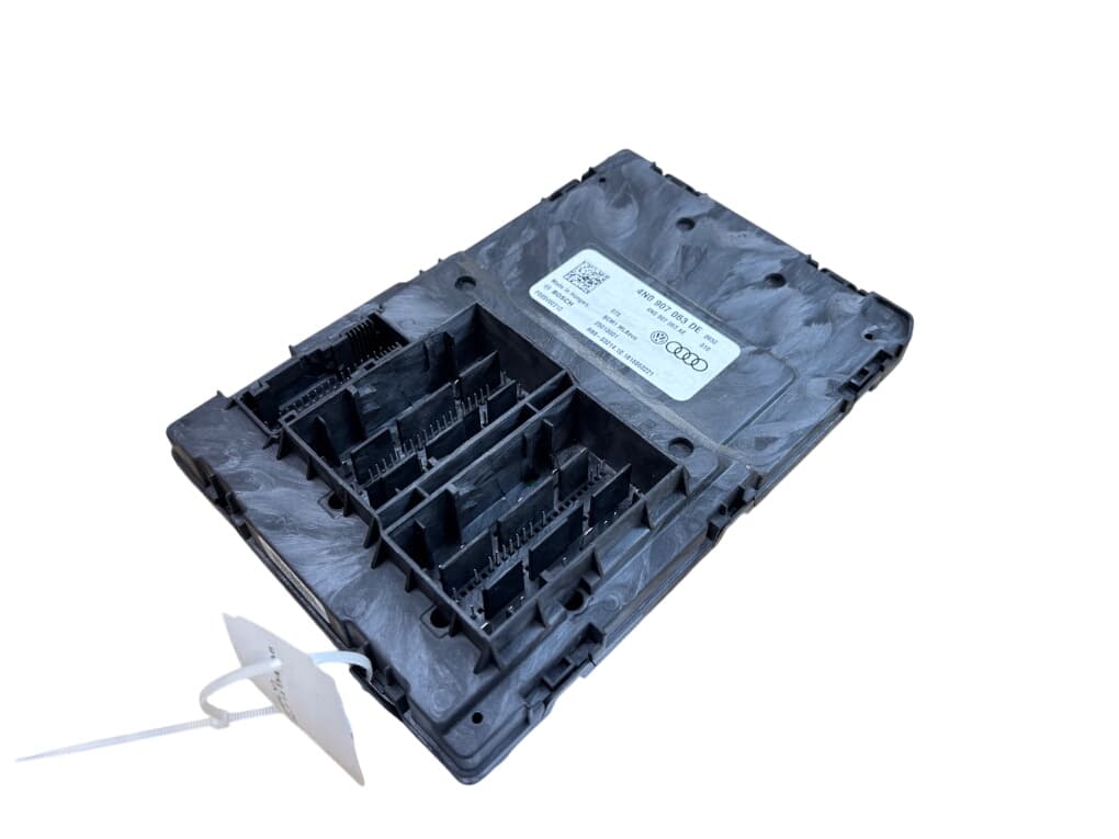 AUDI F005V02212 Onboard supply control unit AUDI A6 (C8, 4A2, 4AH, 4A5) (2018-2025)