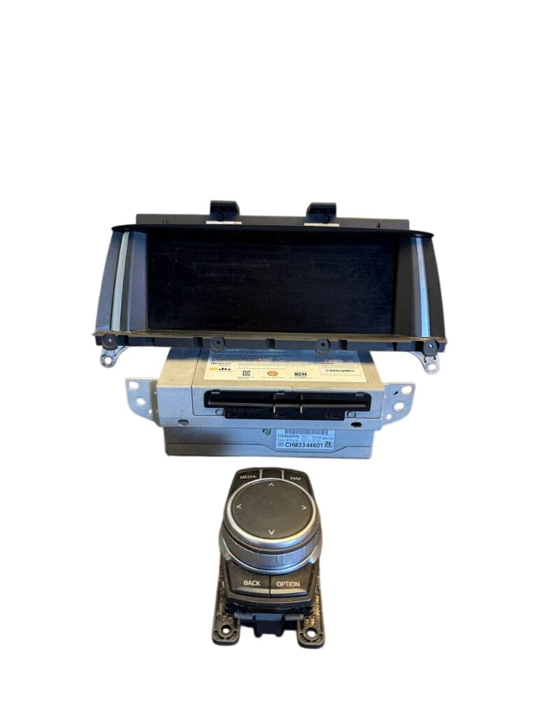 65826820843 6820843 65126833446 6833446 6822625 683344601 Radio BMW X3 (F25) (2010-2017)