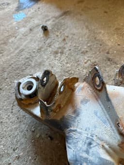 MERCEDES-BENZ 2043505710 A2043500141 A2073509702 Rear axle Beam MERCEDES-BENZ C-CLASS (W204) (2007-2013) — thumbnail 10