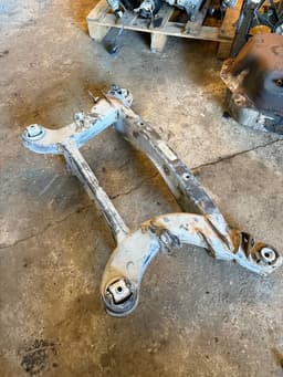 MERCEDES-BENZ 2043505710 A2043500141 A2073509702 Rear axle Beam MERCEDES-BENZ C-CLASS (W204) (2007-2013) — thumbnail 3