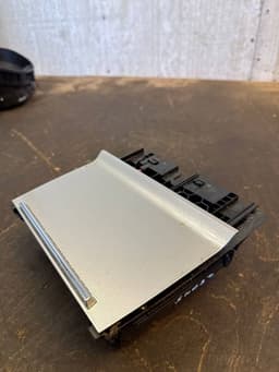 SKODA 3V0035502 Wireless mobile phone charger SKODA OCTAVIA III (5E) (2012-2019) — thumbnail 2