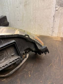 VOLVO 30698835 89900267 Headlight left VOLVO V70 II / XC70 I (P80) (2000-2007) — thumbnail 10