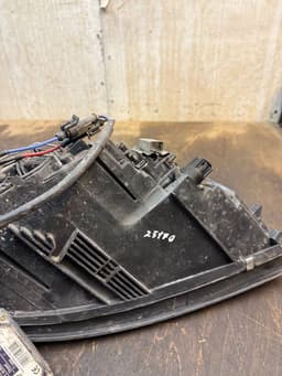VOLVO Headlight left VOLVO S40 / V50 / C30 / C70 (MS, MW) (2004-2012) — thumbnail 8