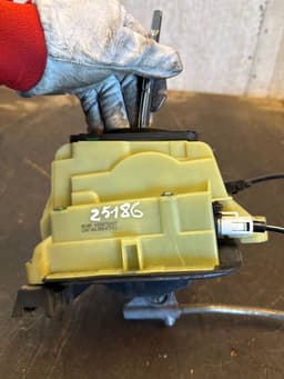 MERCEDES-BENZ A2042677524 2042677524 Gearshift Mechanism MERCEDES-BENZ C-CLASS (W204) (2007-2013) — thumbnail 3
