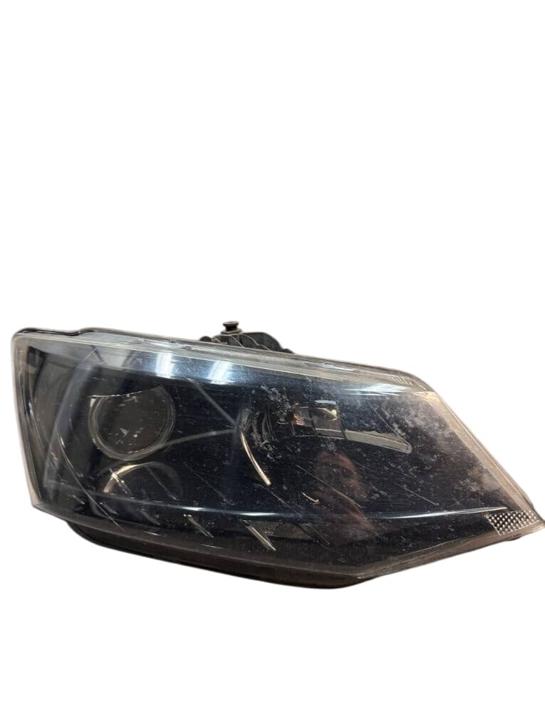 6V1941016B Headlight right SKODA FABIA III (NJ3) (2014-2021)