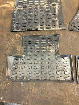 AUDI 8R0061511 8R1061501 8R1061221 8R0061511 Floor Mat Set AUDI Q5 (8R) (2008-2016) — thumbnail 2