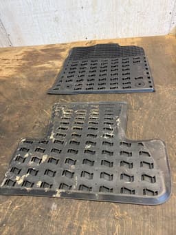 AUDI 8R0061511 8R1061501 8R1061221 8R0061511 Floor Mat Set AUDI Q5 (8R) (2008-2016) — thumbnail 9
