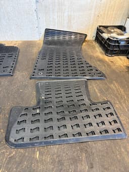 AUDI 8R0061511 8R1061501 8R1061221 8R0061511 Floor Mat Set AUDI Q5 (8R) (2008-2016) — thumbnail 8